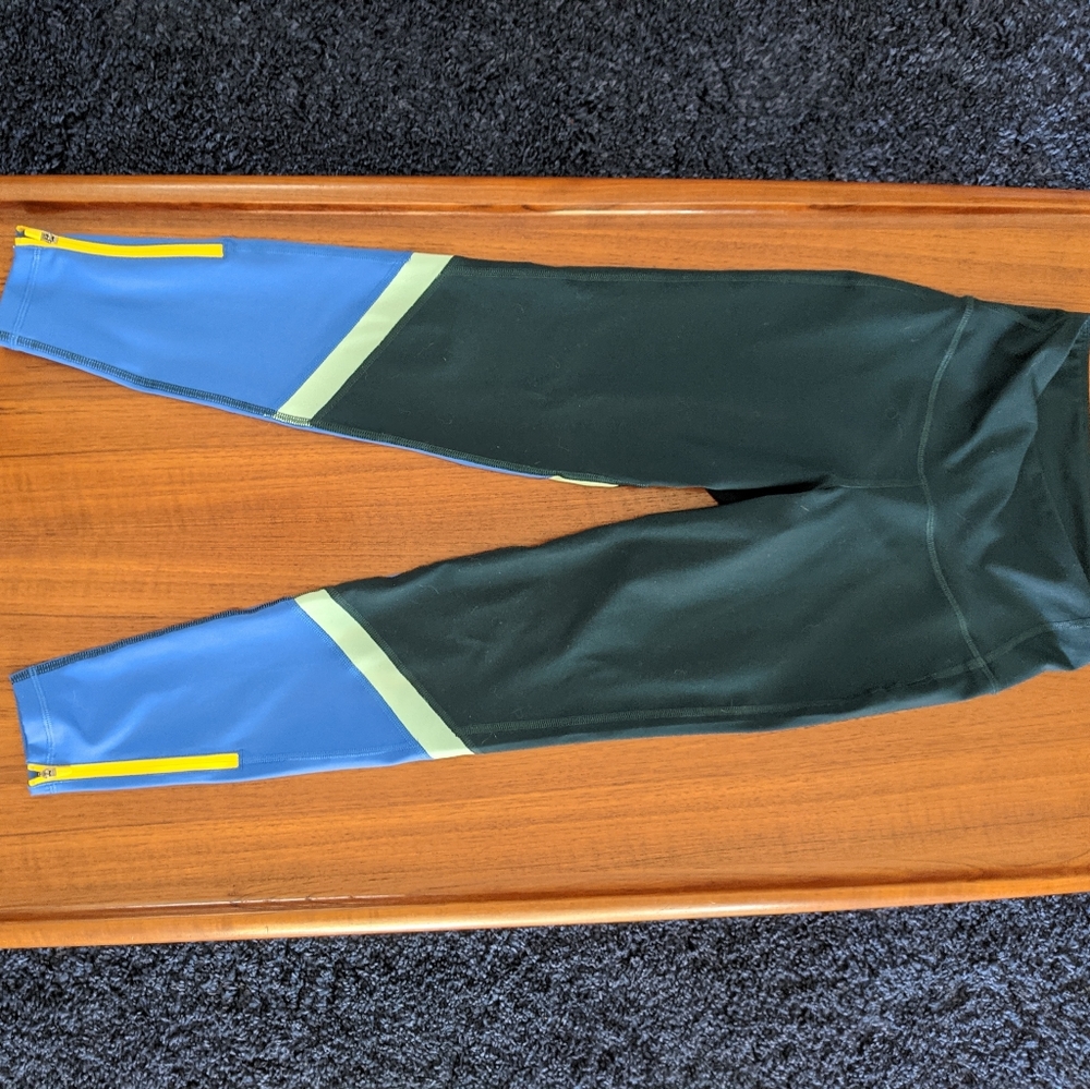 Old Navy Active Zipper Leggings size Small